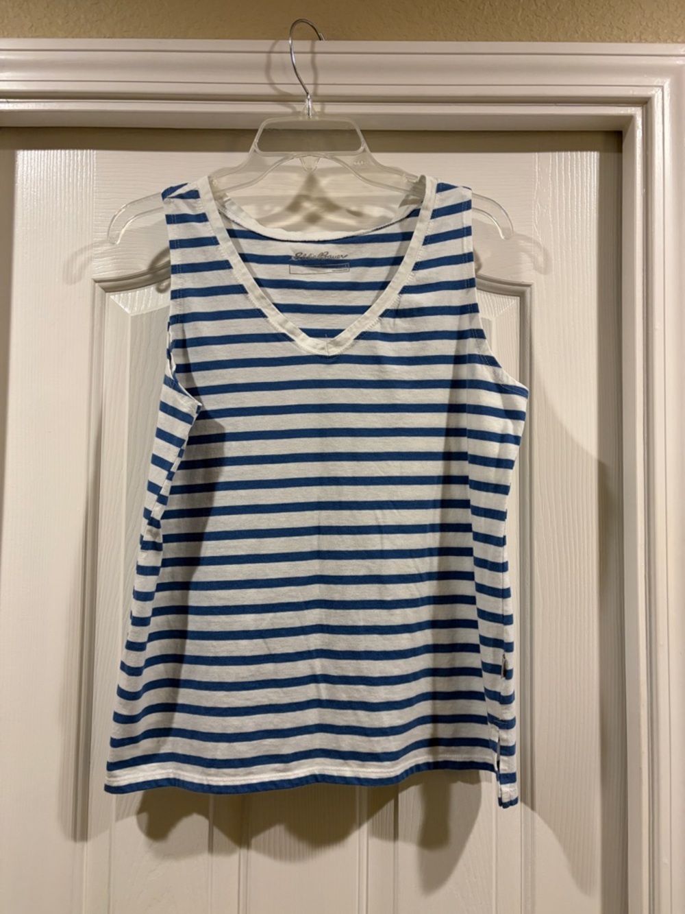 Eddie Bauer White and Blue Striped V-Neck Tank size L